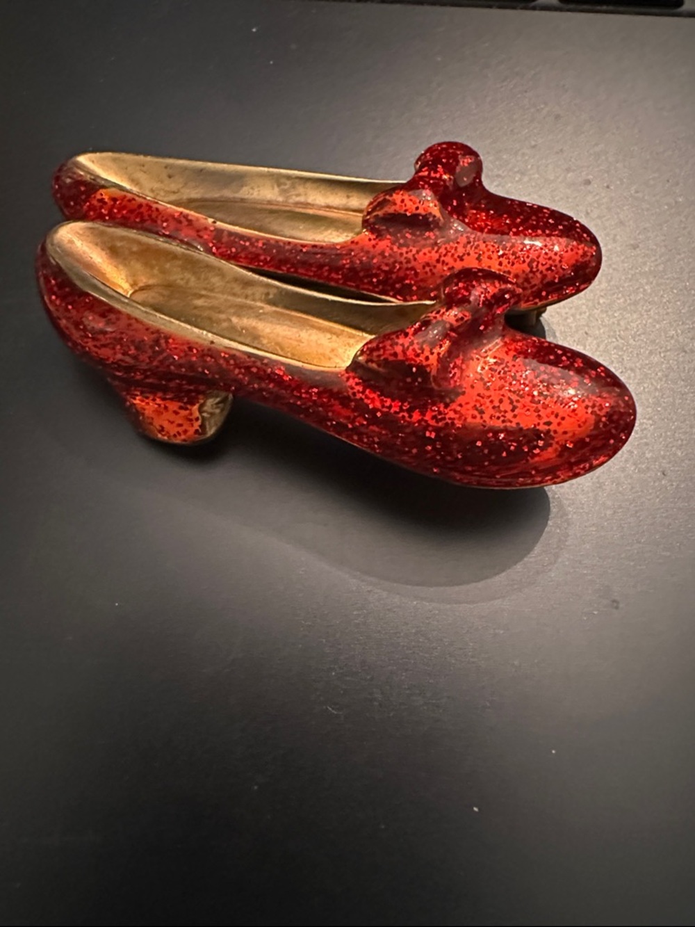 Vintage Dorothy's Wizard of Oz Ruby Slippers Pin Brooch